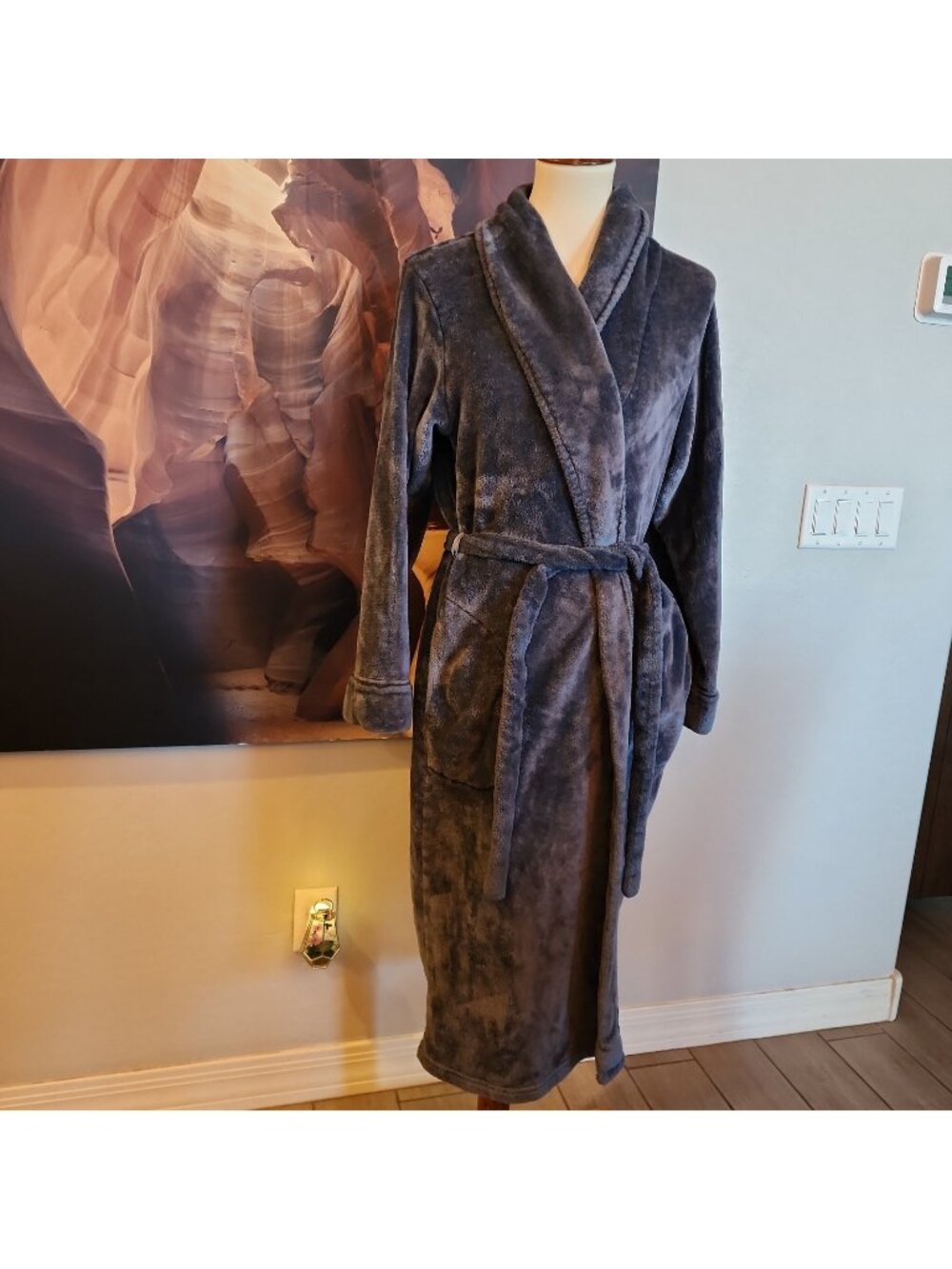 Womens MISS ELAINE Gray Micro-Embossed Fleece Long Wrap Robe M Ties Closed